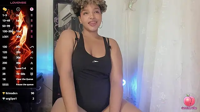 chloe_kisses webcam