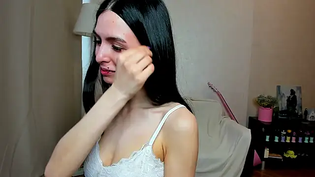 ErlinaBuoy live cam on StripChat