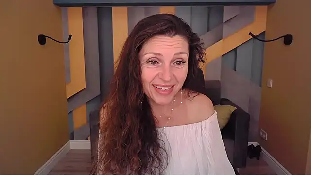 EllaLong webcam