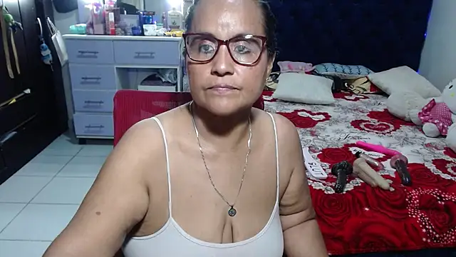 pervert_mommy_ - Pervert_mommy_'s free webcam - UK Sex Cams