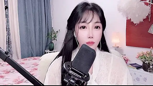 Laura_520 webcam