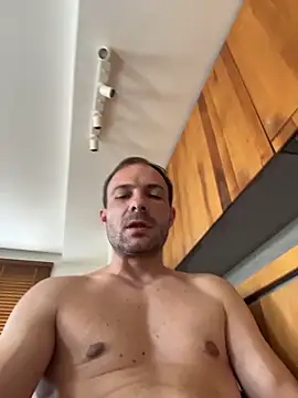 Adventurehotman webcam