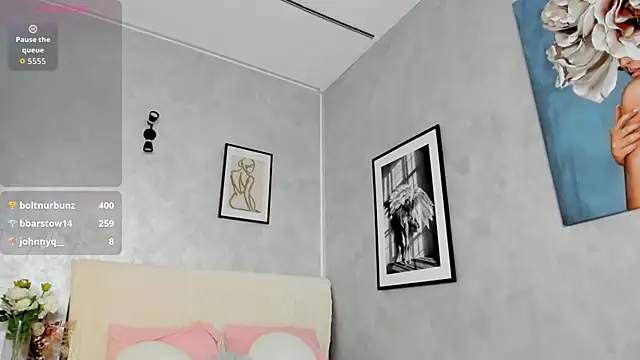 ElinaMoon_ webcam