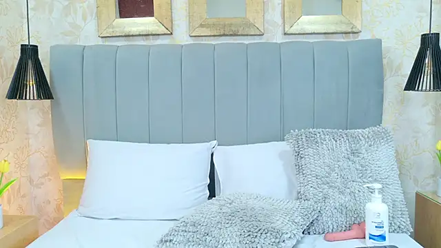 AnitaMore_ webcam