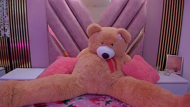 chloe_larson webcam