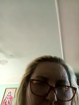 AureliaSky598 webcam