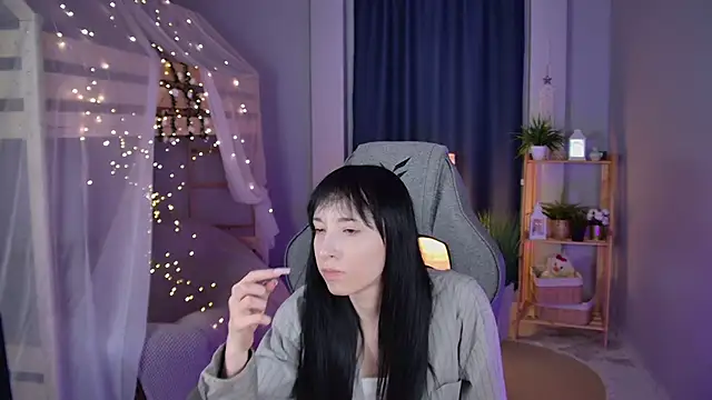 SeraphineSparda webcam