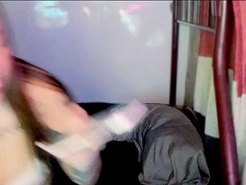 ArianaLore webcam