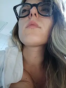 dolcehelena993 webcam