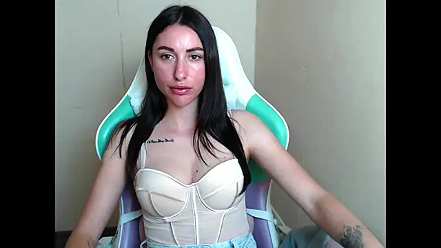 Cammil1a_horn webcam