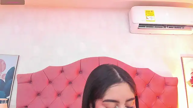 ThyaraJhons webcam