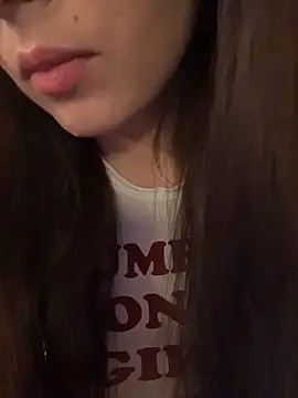 holly_play (F young) - squirt fountain in KFC
