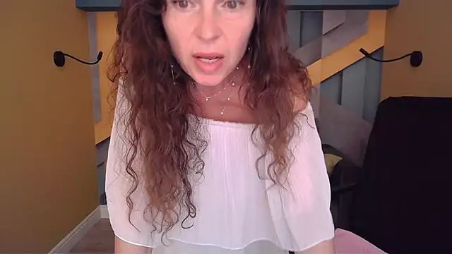 EllaLong webcam
