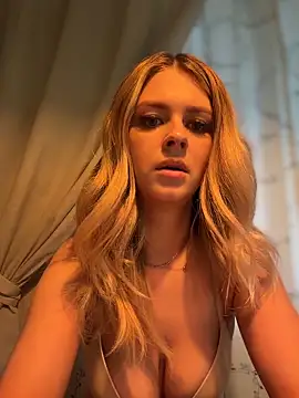 Love_Bri Live Webcam on Stripchat