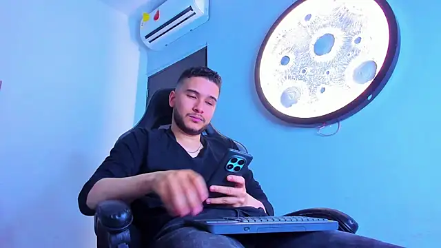 mike_257 webcam