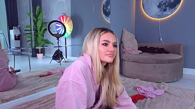 SpoilM3Mor3 webcam
