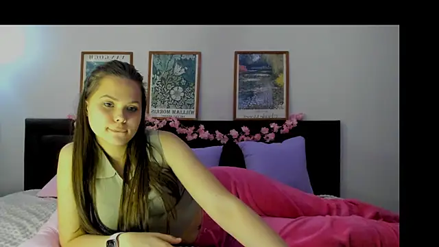 Kira_love_81 webcam