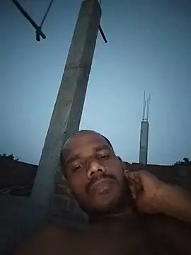Daddyishere_19 webcam