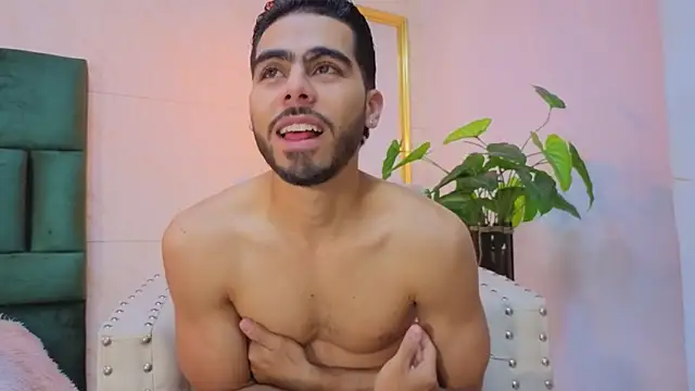 Markos_Miles webcam