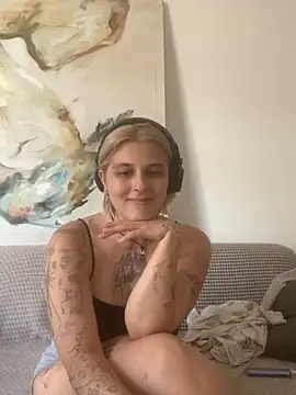 Ella_Bloom webcam