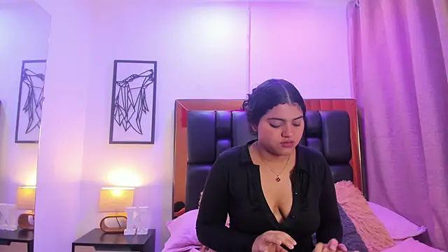Miaa_Rouss webcam