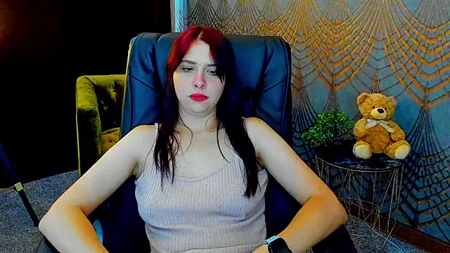 Livia_Shy webcam