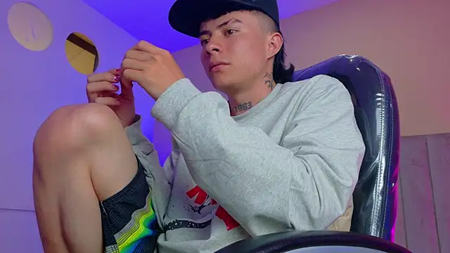 Nascary_Fox live cam on StripChat