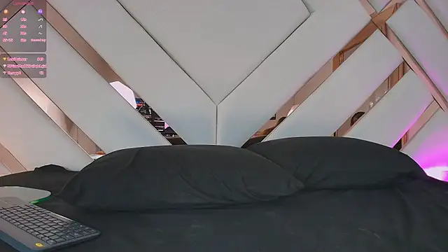 Noa_butterfly_ webcam