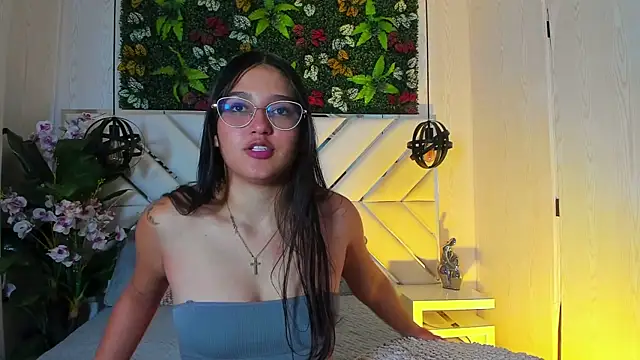 Janett_Moore webcam