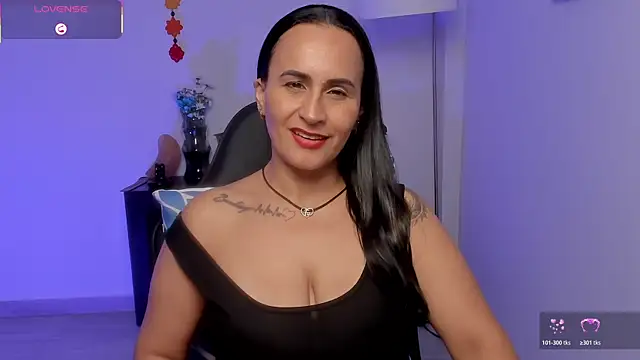 Sara_Charmy webcam