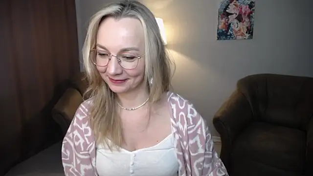 Ava_Elior webcam
