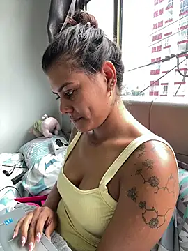 RachelWeisz_ webcam