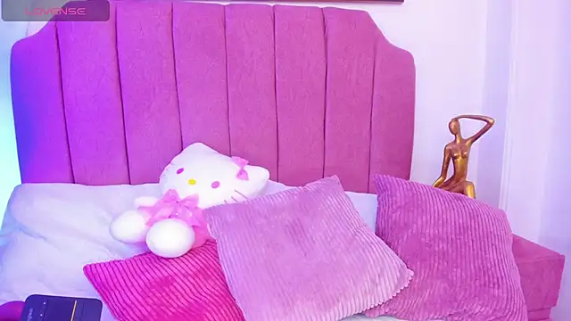 Mia_Naive webcam