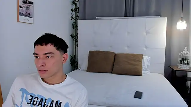 Alejo-and-Thiago webcam