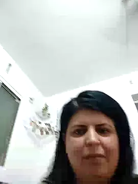 Jann_Riya333 live cam on StripChat