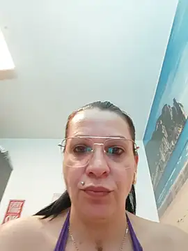 SugarDiamonds live cam on StripChat