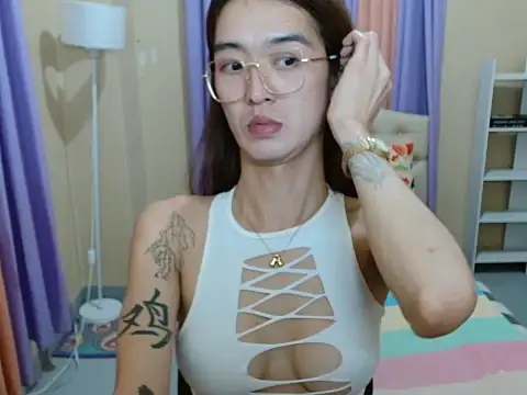 XxTsUncutAskaxX webcam