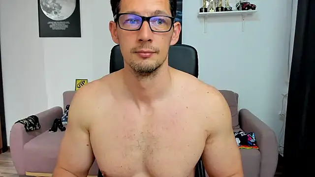 BrutusK08 live cam on StripChat