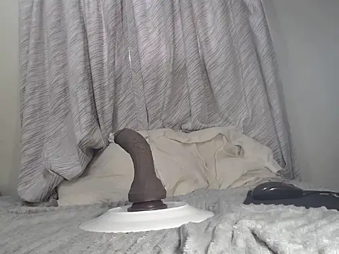 KinkyJXxX webcam