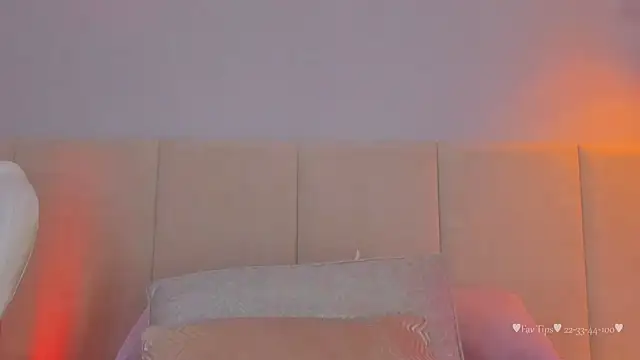 aprilebony_ webcam