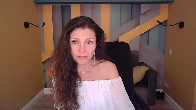 EllaLong webcam