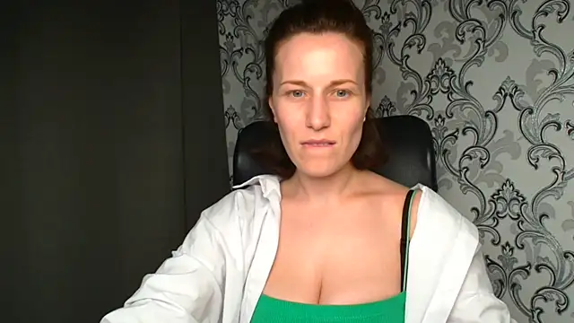 Kelly_Kisss live cam on StripChat