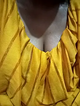 kaviyaponnu0987 live cam on StripChat