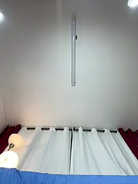 Lila-pinkky live cam on StripChat