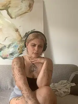 Ella_Bloom live cam on StripChat