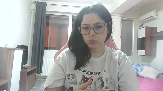 LovelyJulliette live sex cam