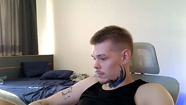DENIS_HERE live cam on StripChat