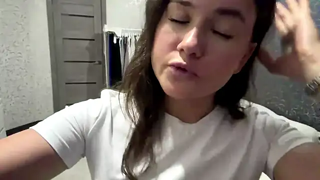 Live sex cam of cuteshowy