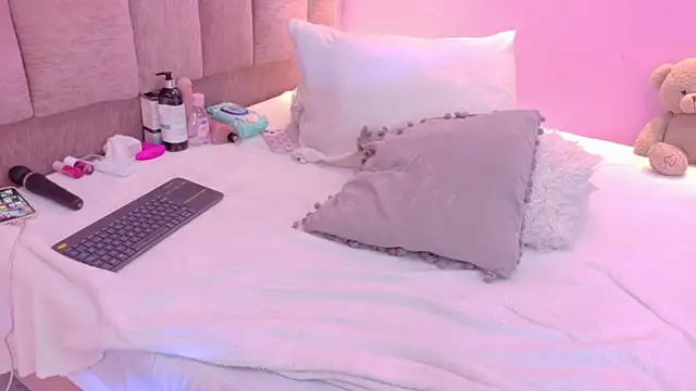 LoveQueen2 live cam on StripChat