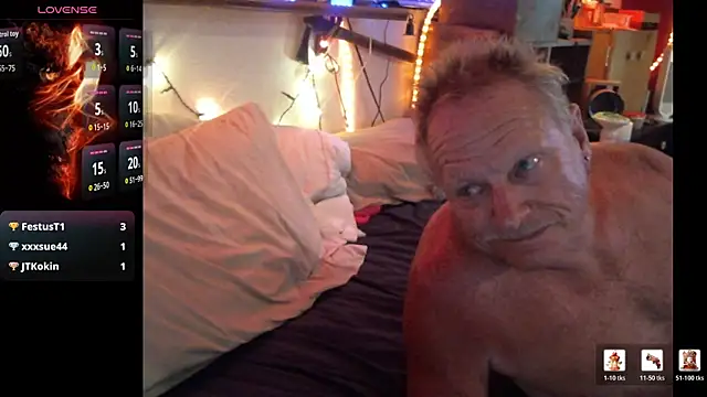 Pussyeat2please live cam on StripChat